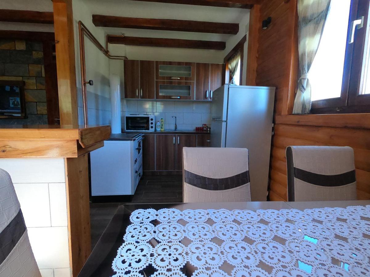 Guest House Tara 자블야크 외부 사진