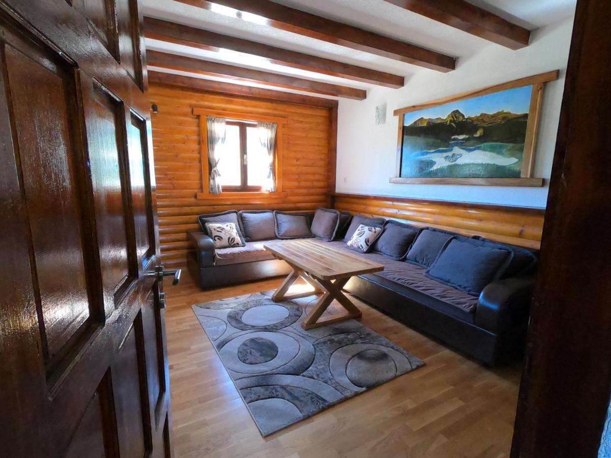 Guest House Tara 자블야크 외부 사진