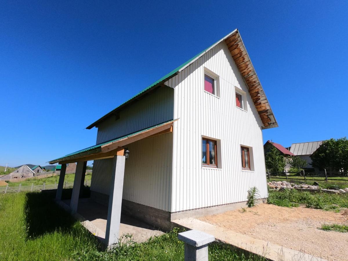 Guest House Tara 자블야크 외부 사진