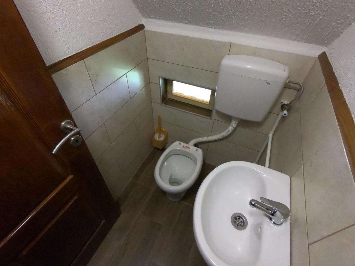 Guest House Tara 자블야크 외부 사진