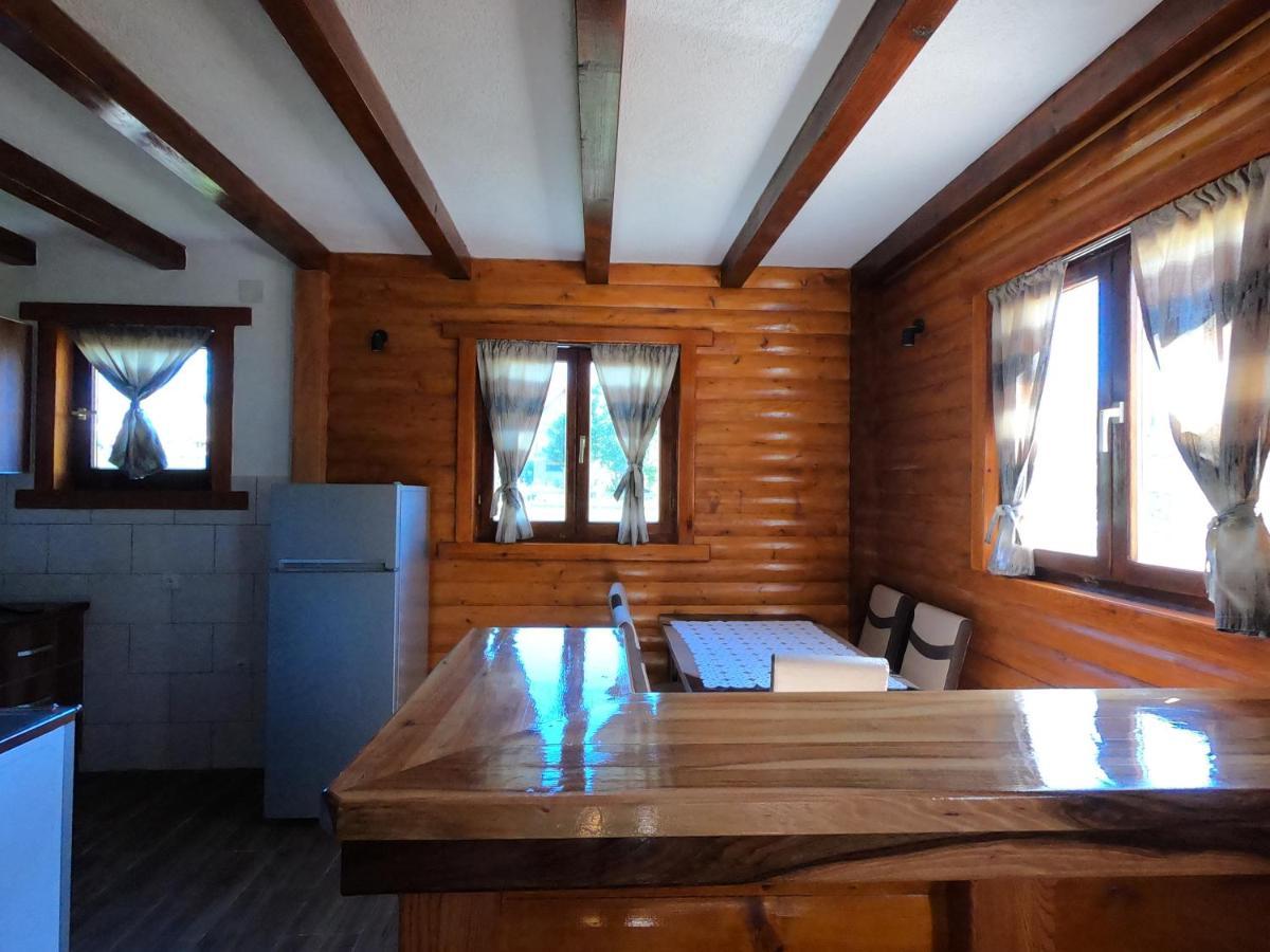 Guest House Tara 자블야크 외부 사진