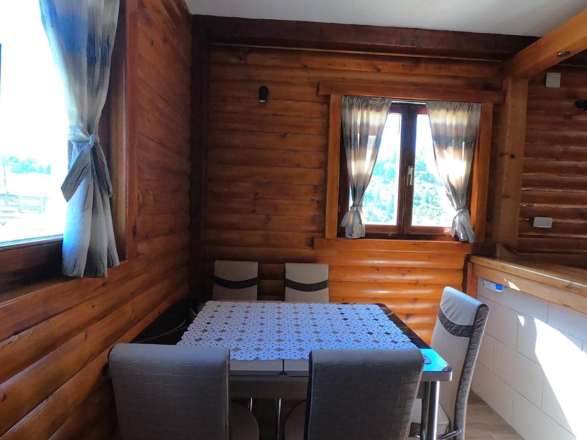 Guest House Tara 자블야크 외부 사진