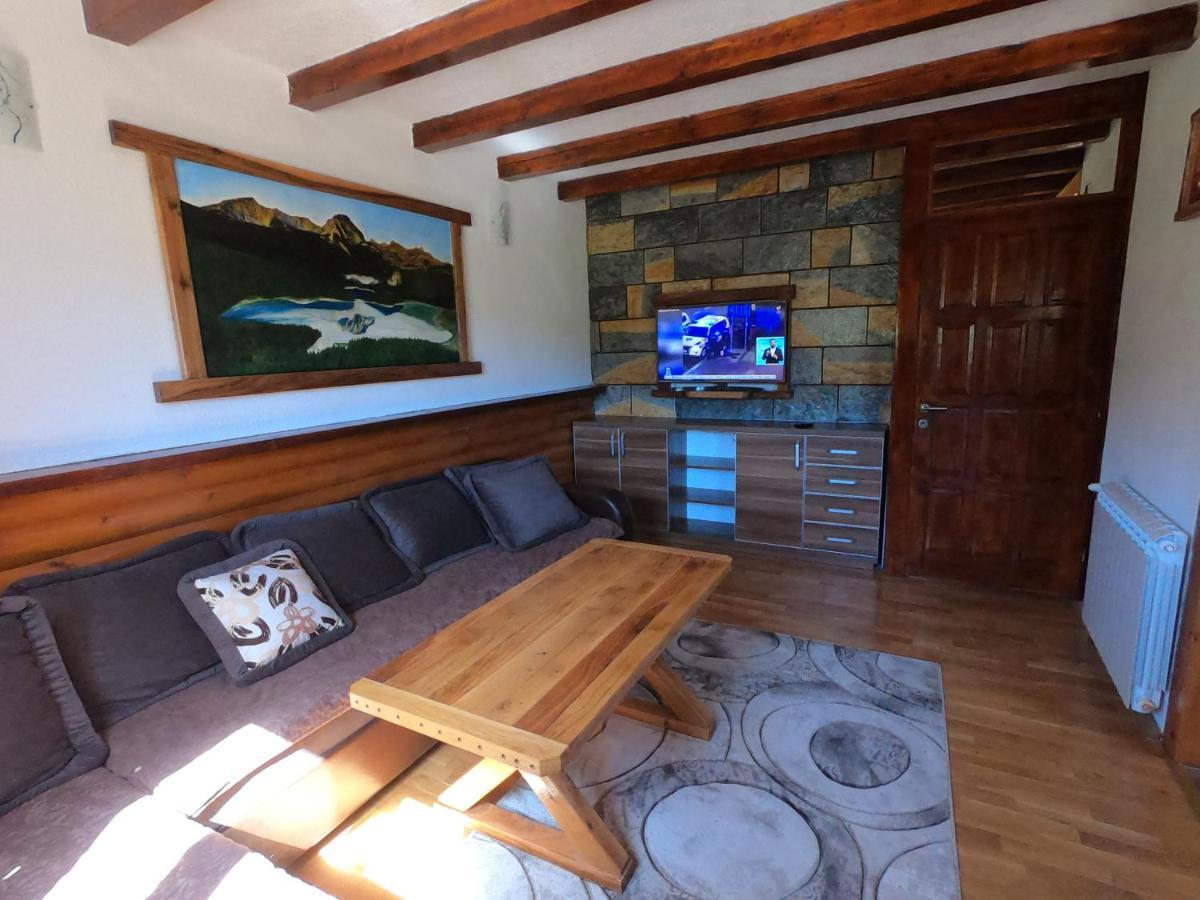 Guest House Tara 자블야크 외부 사진
